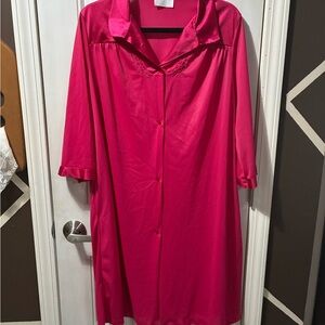 Vanity Fair Fuchsia Women's Robe